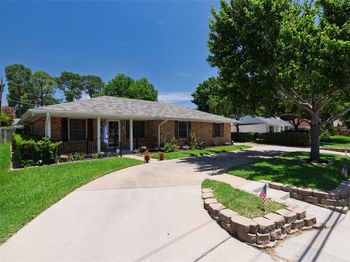 909 W Grauwyler Road 
