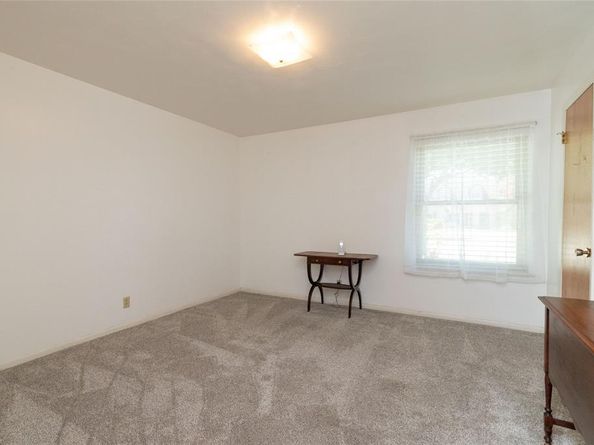 909 W Grauwyler Road , Irving Texas 75061