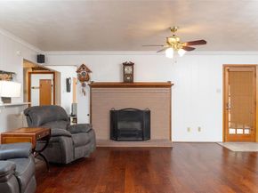 909 W Grauwyler Road , Irving Texas 75061