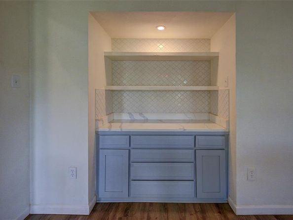 506  Betsy Ross Drive , Arlington Texas 76002