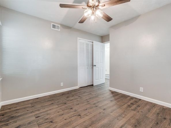 2406  Globe Avenue , Dallas Texas 75228