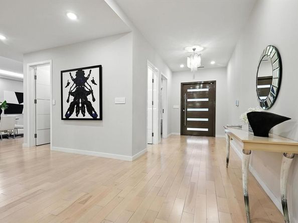 10225  Betty Jane Lane , Dallas Texas 75229