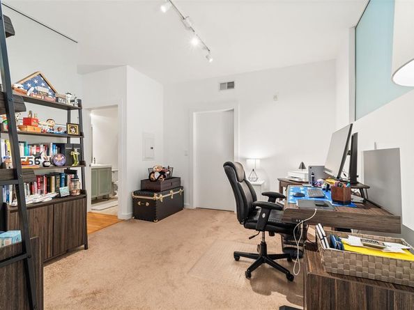 4040 N Hall Street  109, Dallas Texas 75219