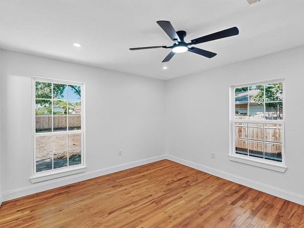 1105  Ryan Avenue , Carrollton Texas 75006