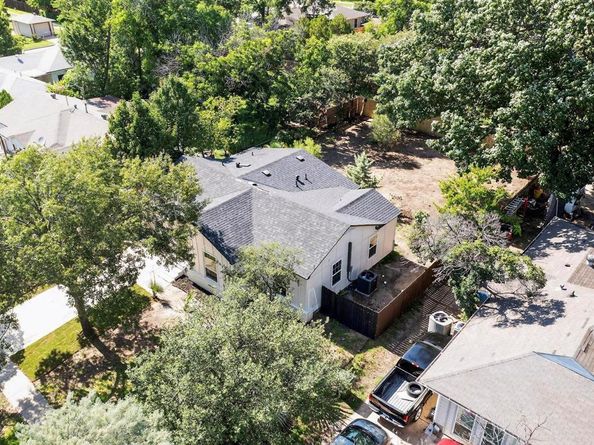 1105  Ryan Avenue , Carrollton Texas 75006