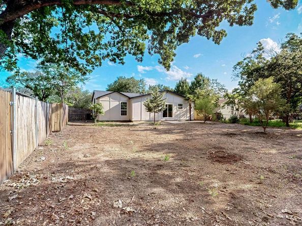 1105  Ryan Avenue , Carrollton Texas 75006
