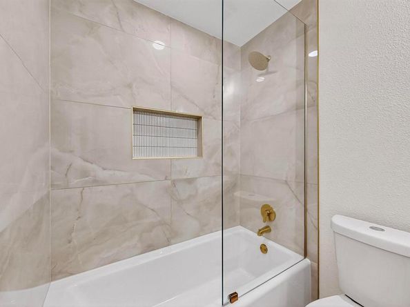 1105  Ryan Avenue , Carrollton Texas 75006