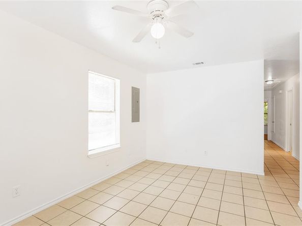 313  Isbell Road  313/315, Fort Worth Texas 76114