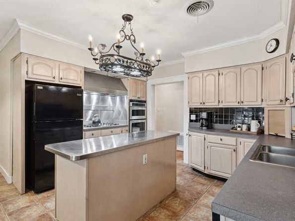 5819  Vanderbilt Avenue , Dallas Texas 75206