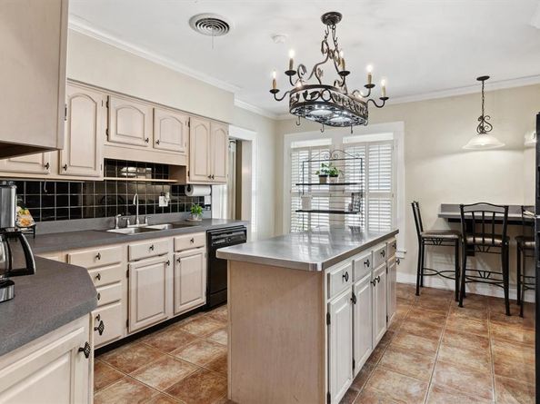 5819  Vanderbilt Avenue , Dallas Texas 75206