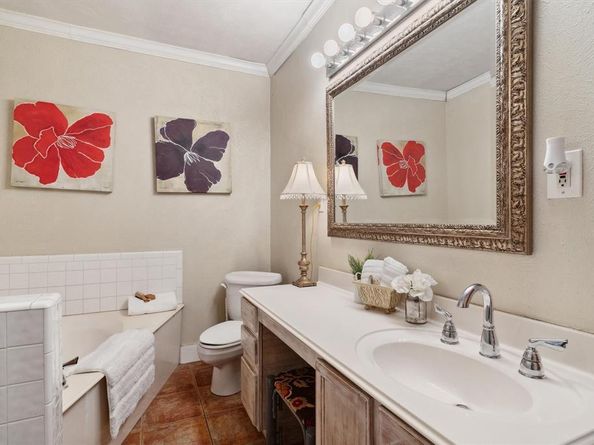 5819  Vanderbilt Avenue , Dallas Texas 75206