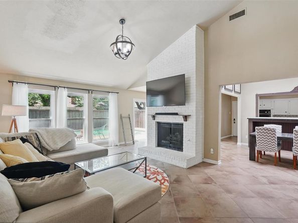 417  Campbell Court , Richardson Texas 75080
