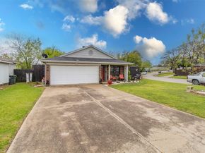 5818  Santa Fe Drive , Arlington Texas 76017