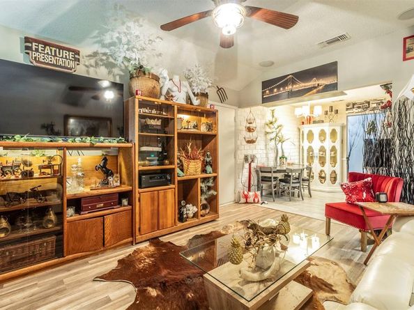 5818  Santa Fe Drive , Arlington Texas 76017