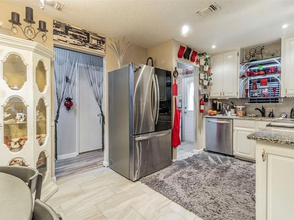 5818  Santa Fe Drive , Arlington Texas 76017