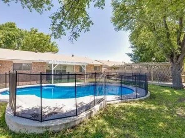 206  Nettletree Street , Arlington Texas 76018
