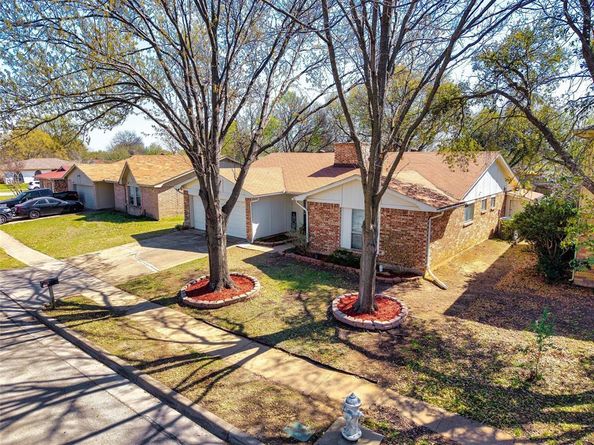 206  Nettletree Street , Arlington Texas 76018