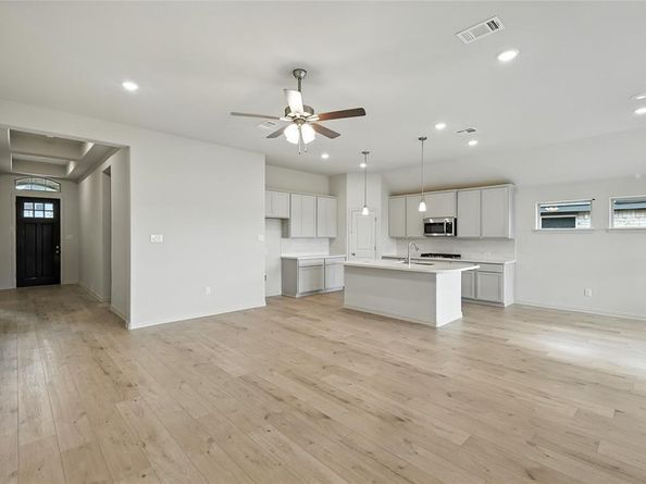913  Schuberts Road , Justin Texas 76247