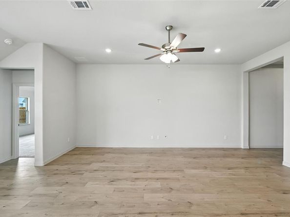 913  Schuberts Road , Justin Texas 76247