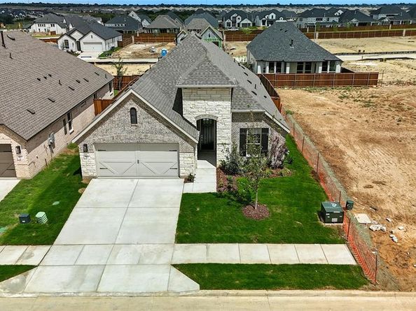 913  Schuberts Road , Justin Texas 76247