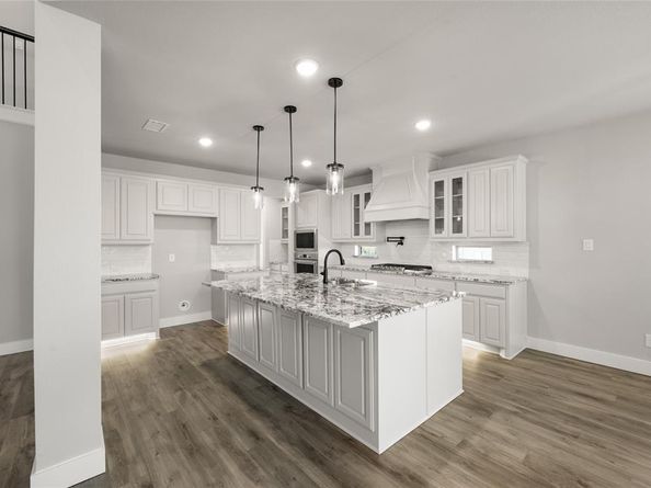 604 S Hidden Lakes Drive , DeSoto Texas 75115