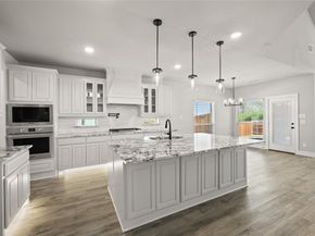 604 S Hidden Lakes Drive , DeSoto Texas 75115