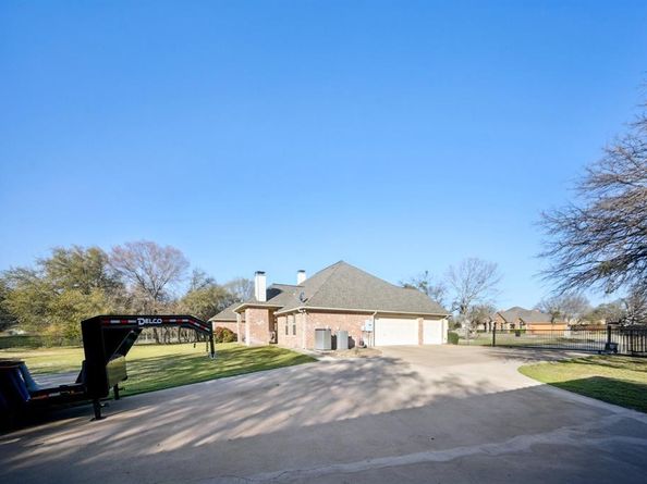 3001  Bald Eagle Court , Fort Worth Texas 76135