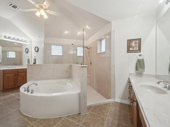3001  Bald Eagle Court , Fort Worth Texas 76135