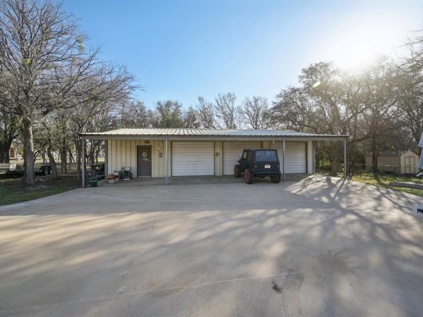 3001  Bald Eagle Court , Fort Worth Texas 76135