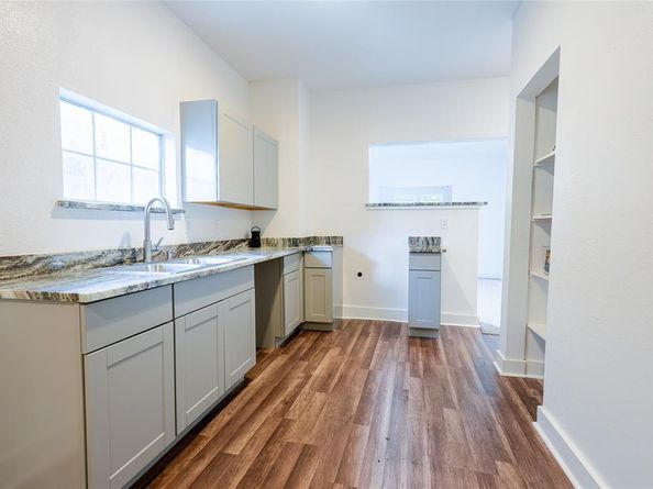 335 N Marsalis Avenue , Dallas Texas 75203
