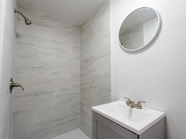 335 N Marsalis Avenue , Dallas Texas 75203