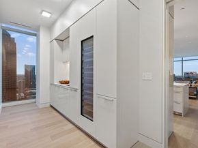 1747  Leonard Street  2402, Dallas Texas 75201