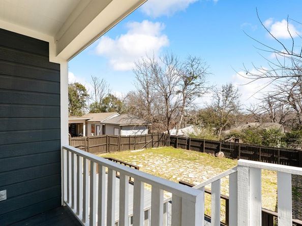 816 N Beckley  , Dallas Texas 75203