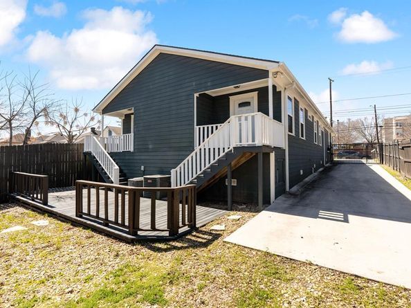 816 N Beckley  , Dallas Texas 75203