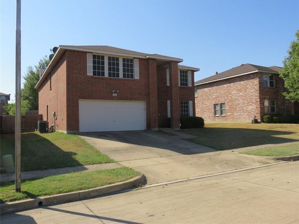 8406  Paxton Run Court , Arlington Texas 76002