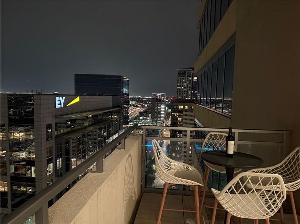 2200  Victory Avenue  2306, Dallas Texas 75219