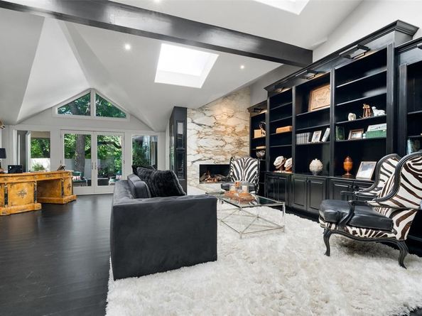6181  Preston Creek Court , Dallas Texas 75240