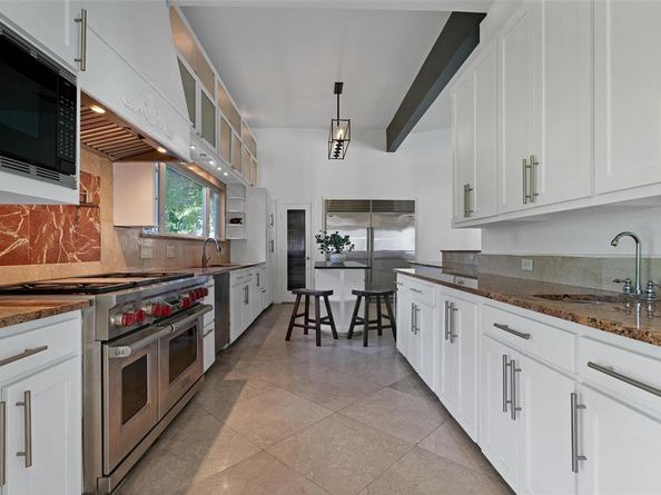 6181  Preston Creek Court , Dallas Texas 75240