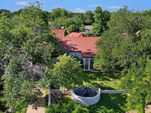6181  Preston Creek Court , Dallas Texas 75240