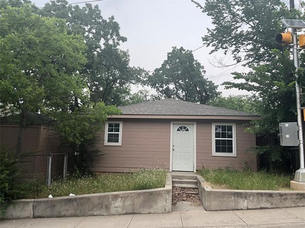 2421  Mercedes Road , Denton Texas 76205