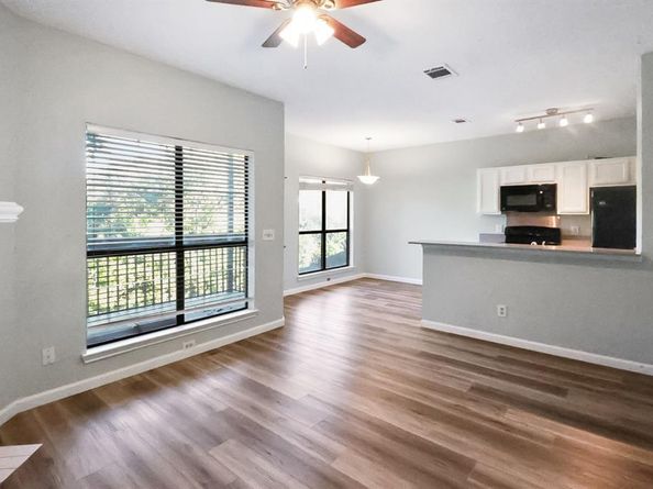 7340  Skillman Street  1109, Dallas Texas 75231