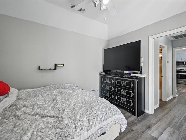 2701  Mims Street , Fort Worth Texas 76112