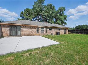 2701  Mims Street , Fort Worth Texas 76112