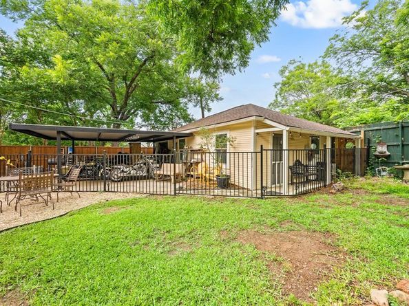 2307  5th Avenue , Fort Worth Texas 76110