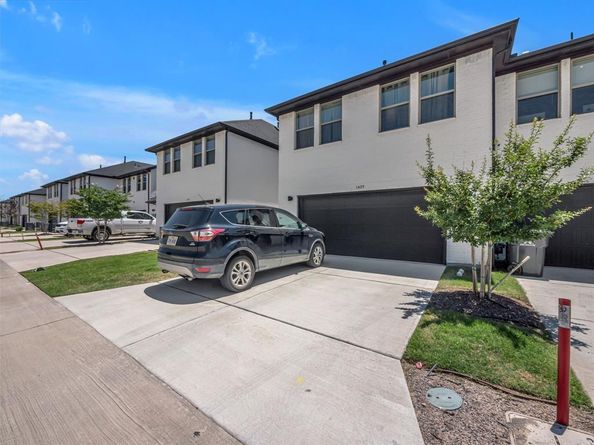 1409  Silver Marten Trail , Arlington Texas 76005