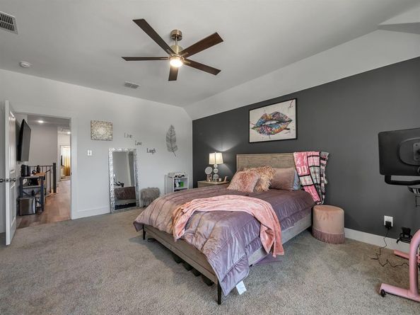 1409  Silver Marten Trail , Arlington Texas 76005