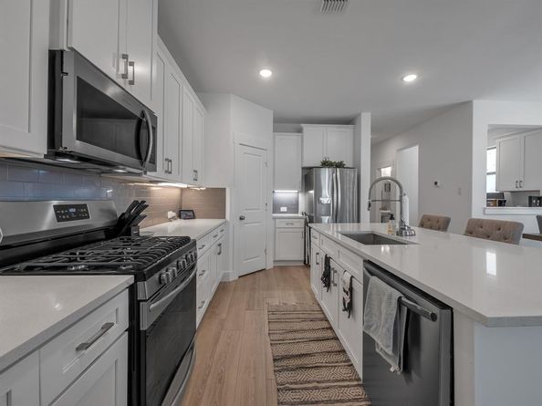 1409  Silver Marten Trail , Arlington Texas 76005