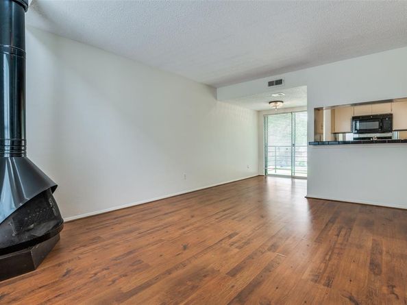 4211  Holland Avenue  206, Dallas Texas 75219