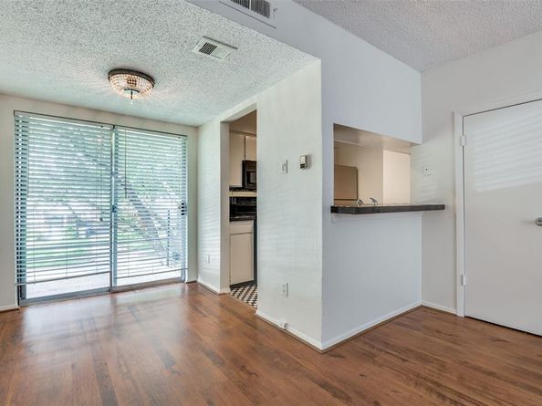 4211  Holland Avenue  206, Dallas Texas 75219