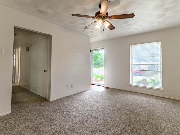 3213  Thames Street , Irving Texas 75062